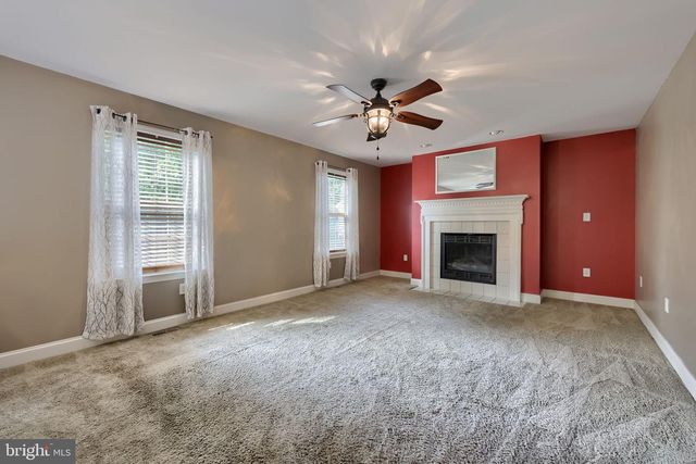 1314 HEATHERWOOD DR, Mount Joy, PA 17552
