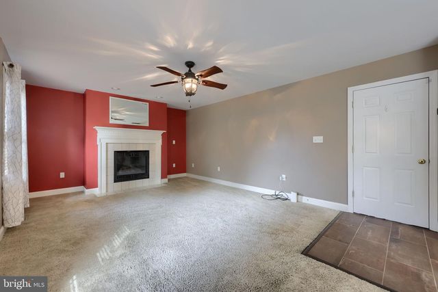 1314 HEATHERWOOD DR, Mount Joy, PA 17552