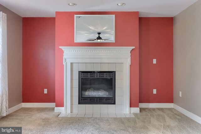 1314 HEATHERWOOD DR, Mount Joy, PA 17552