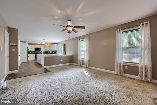 1314 HEATHERWOOD DR, Mount Joy, PA 17552