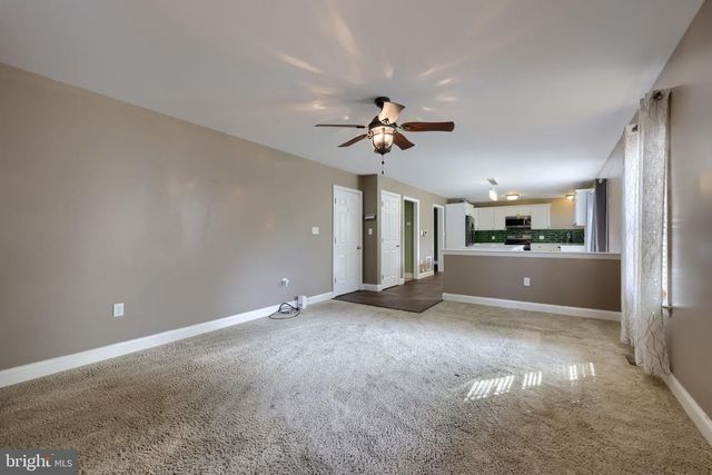 1314 HEATHERWOOD DR, Mount Joy, PA 17552