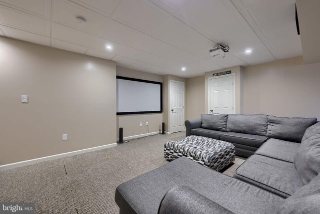 1314 HEATHERWOOD DR, Mount Joy, PA 17552