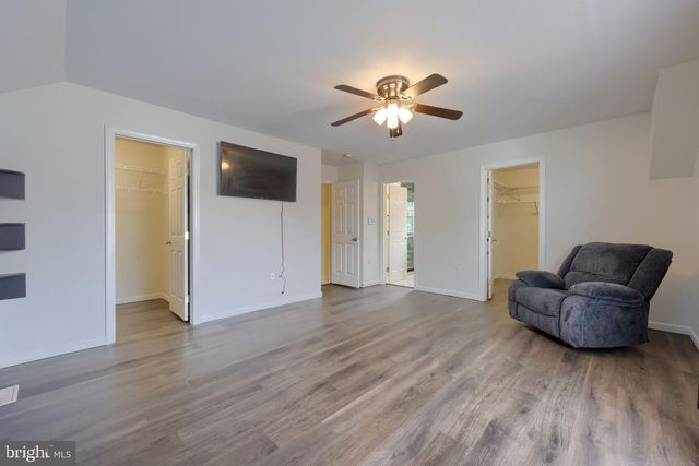 1314 HEATHERWOOD DR, Mount Joy, PA 17552