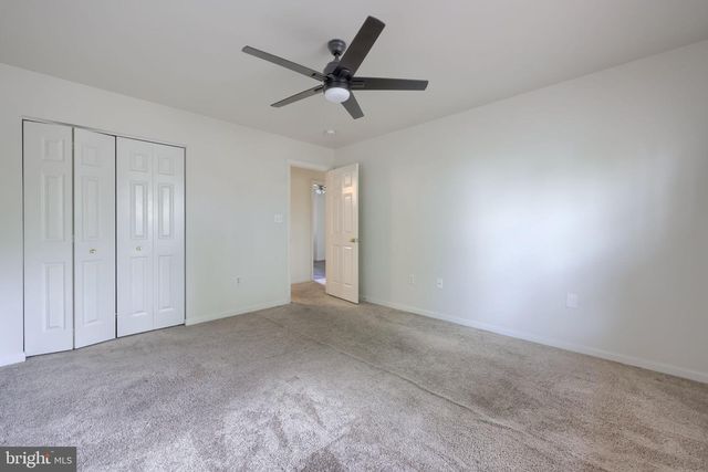 1314 HEATHERWOOD DR, Mount Joy, PA 17552