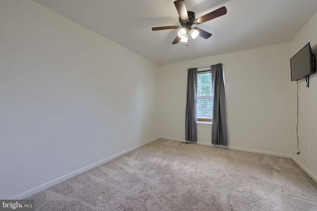1314 HEATHERWOOD DR, Mount Joy, PA 17552