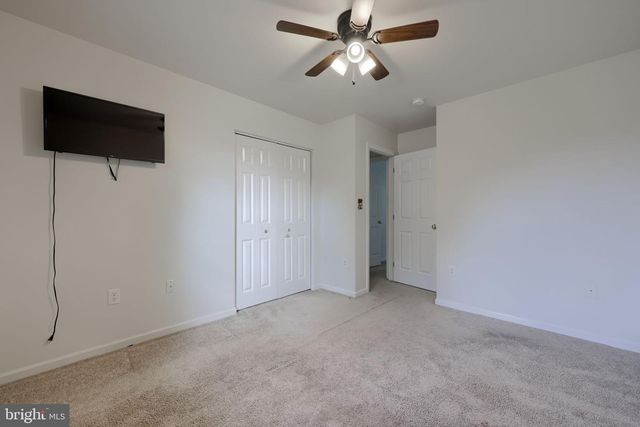 1314 HEATHERWOOD DR, Mount Joy, PA 17552
