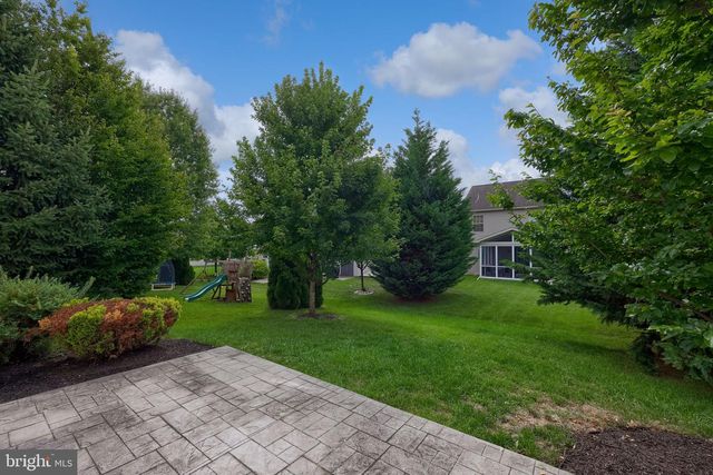 1314 HEATHERWOOD DR, Mount Joy, PA 17552