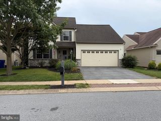 1314 HEATHERWOOD DR, Mount Joy, PA 17552
