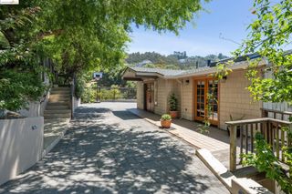 2335 Tunnel Rd, Oakland, CA 94611