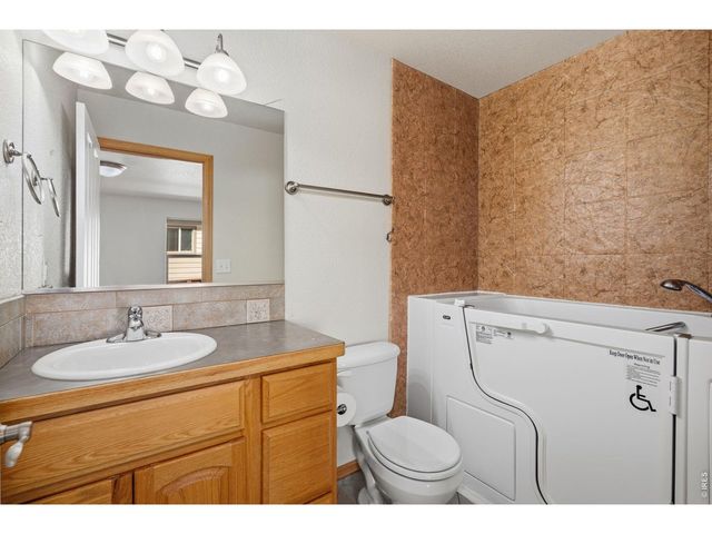 4425 Walden Ave, Loveland, CO 80538