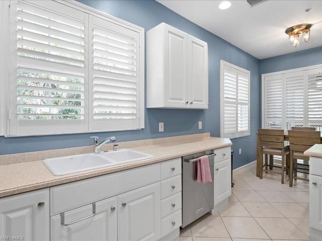 3995 Deer Crossing CT 201, Naples, FL 34114