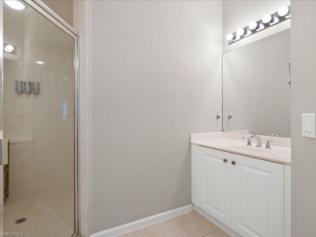 3995 Deer Crossing CT 201, Naples, FL 34114