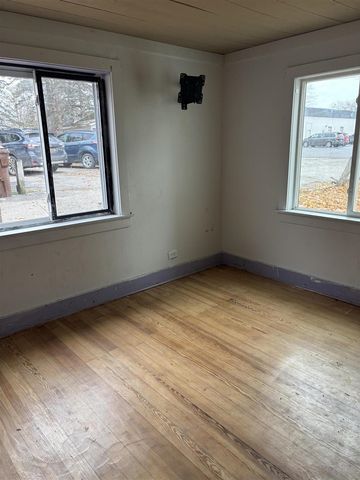 216 S Warren Avenue, Big Rapids, MI 49307