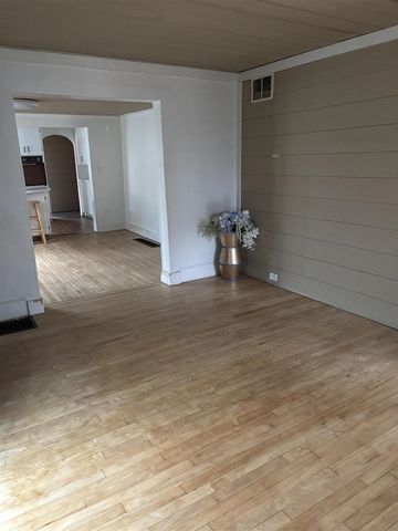 216 S Warren Avenue, Big Rapids, MI 49307