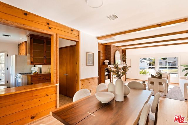 5908 Radford Avenue, Los Angeles, CA 91607