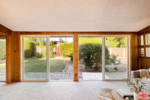 5908 Radford Avenue, Los Angeles, CA 91607