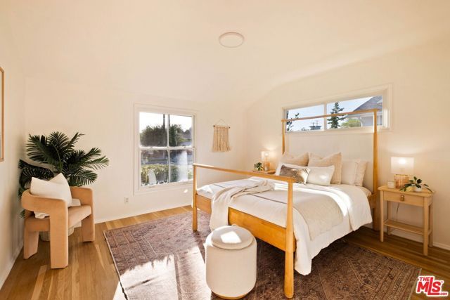 5908 Radford Avenue, Los Angeles, CA 91607