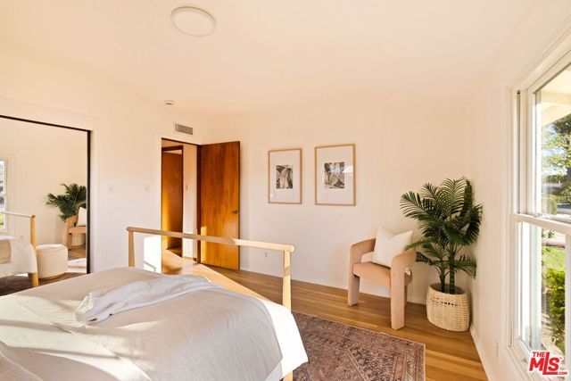5908 Radford Avenue, Los Angeles, CA 91607