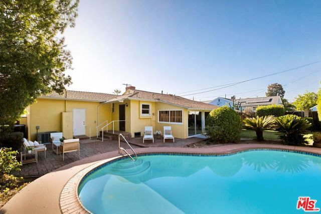 5908 Radford Avenue, Los Angeles, CA 91607