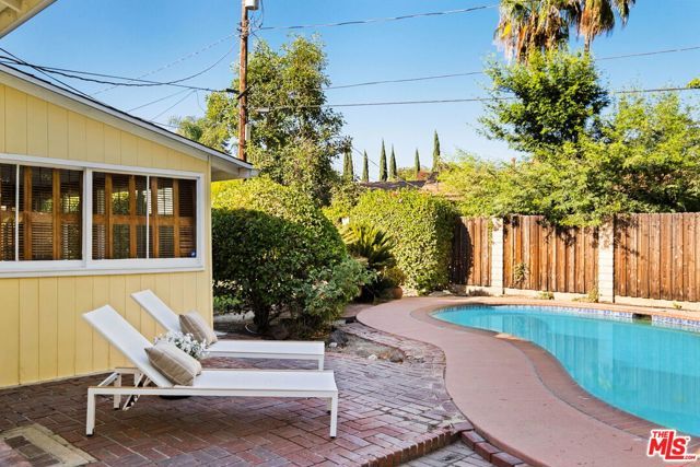 5908 Radford Avenue, Los Angeles, CA 91607