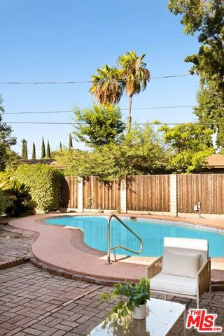 5908 Radford Avenue, Los Angeles, CA 91607