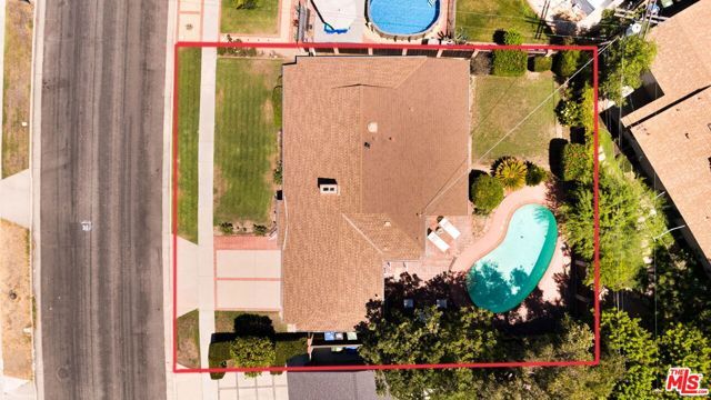 5908 Radford Avenue, Los Angeles, CA 91607