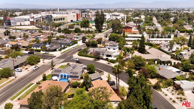 5908 Radford Avenue, Los Angeles, CA 91607