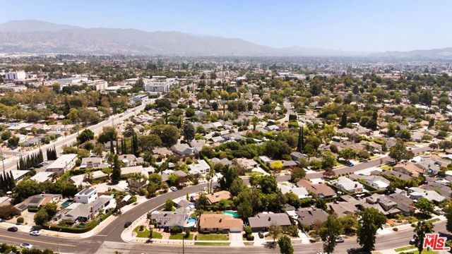 5908 Radford Avenue, Los Angeles, CA 91607