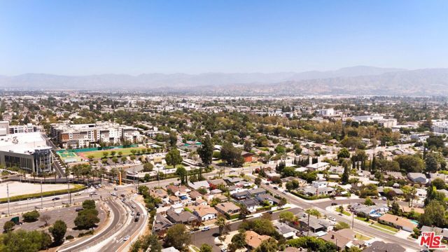 5908 Radford Avenue, Los Angeles, CA 91607