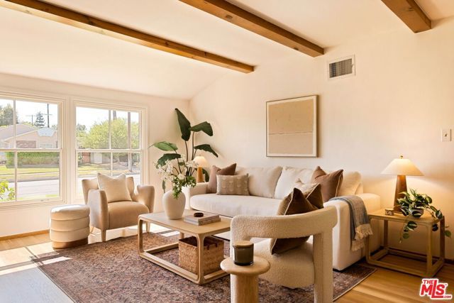 5908 Radford Avenue, Los Angeles, CA 91607