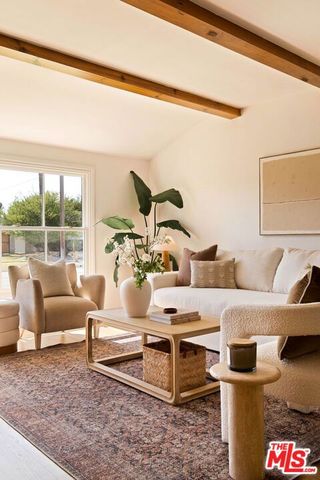 5908 Radford Avenue, Los Angeles, CA 91607
