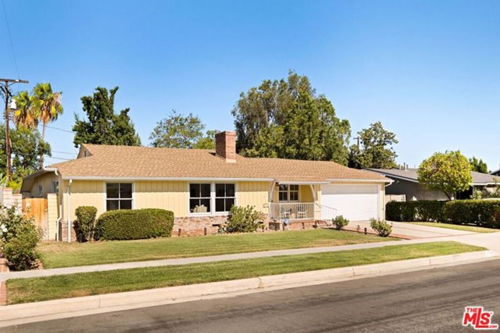 5908 Radford Avenue, Los Angeles, CA 91607