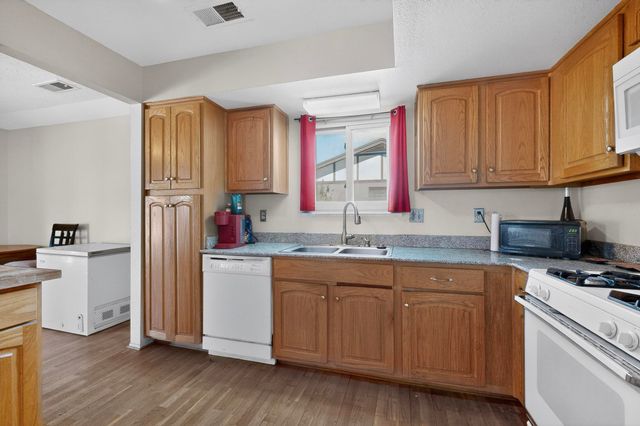 717 Casper Road SE, Rio Rancho, NM 87124