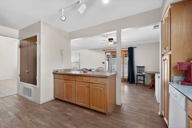 717 Casper Road SE, Rio Rancho, NM 87124