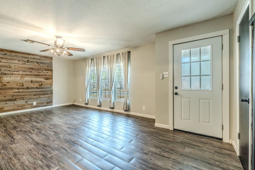 6716 John Drive, Richland Hills, TX 76118 — photo 2