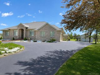 52590 North Avenue, Macomb Twp, MI 48042