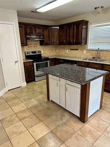 210 Windsor, Forney, TX 75126