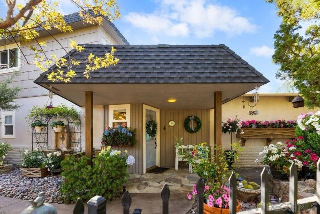 720 Sky Mountain Lane, Alpine, CA 91901