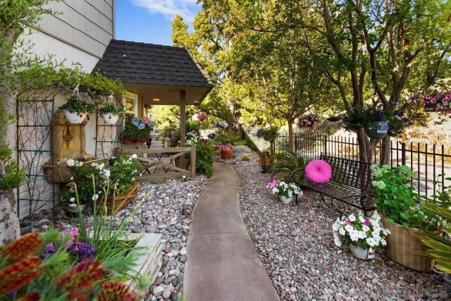 720 Sky Mountain Lane, Alpine, CA 91901