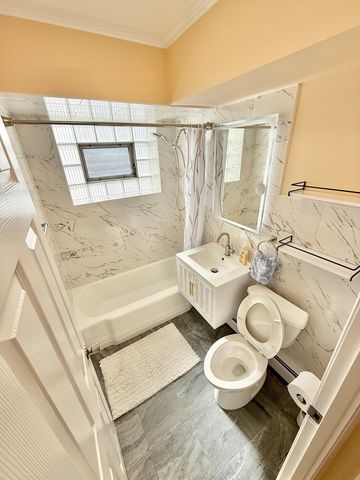 720 N Western Avenue 4, Park Ridge, IL 60068