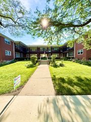 720 N Western Avenue 4, Park Ridge, IL 60068