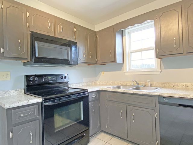 1103 Timothy Ave, Oak Grove, KY 42262