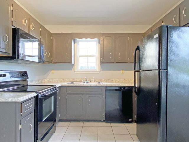 1103 Timothy Ave, Oak Grove, KY 42262