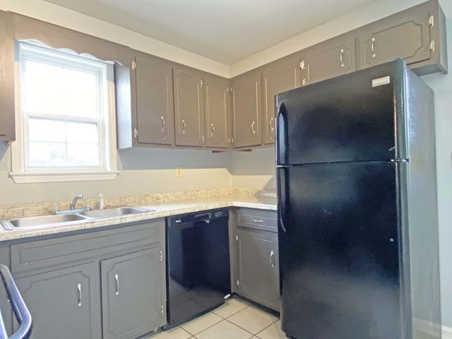 1103 Timothy Ave, Oak Grove, KY 42262