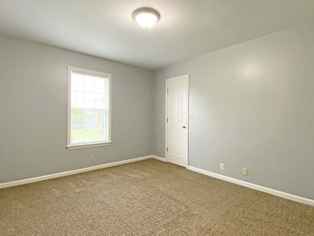 1103 Timothy Ave, Oak Grove, KY 42262