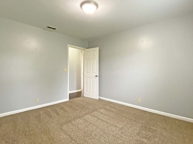 1103 Timothy Ave, Oak Grove, KY 42262
