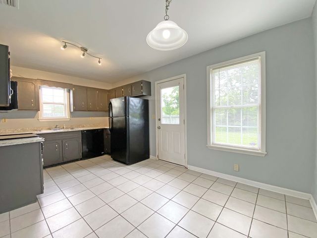 1103 Timothy Ave, Oak Grove, KY 42262