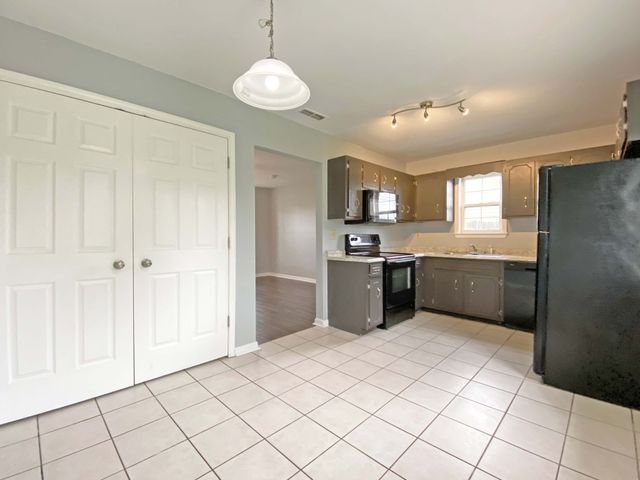 1103 Timothy Ave, Oak Grove, KY 42262