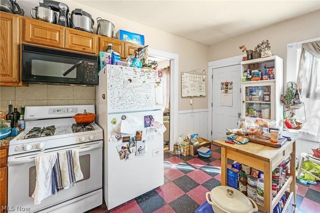 1303 Castle Avenue, Cleveland, OH 44113