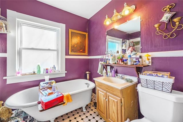 1303 Castle Avenue, Cleveland, OH 44113